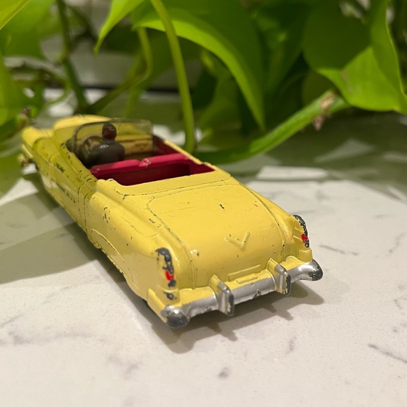 Dinky Toys 131 Cadillac Eldorado Tourer - Picture 2 of 5